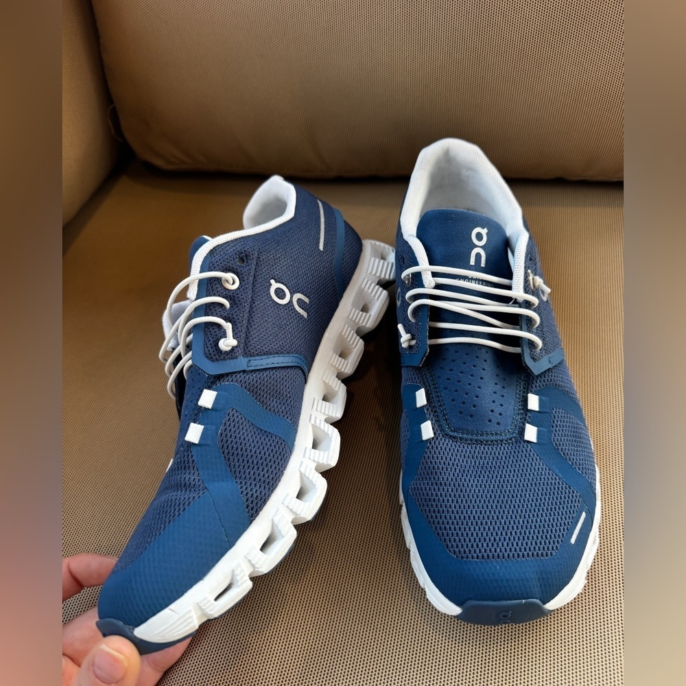 On Cloud Navy White Running Shoes Women’s US W10 EU 42 Swiss Engineering - Picture 12 of 14